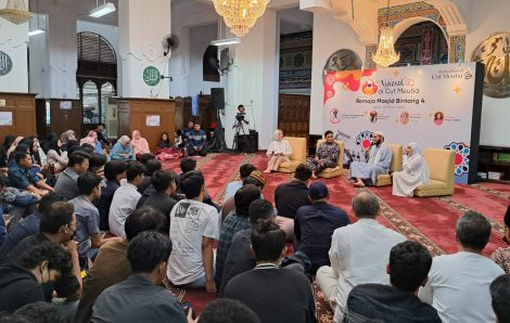 Bersama KASAL, Ngabuburit Kupas Remaja Masjid Bintang 4