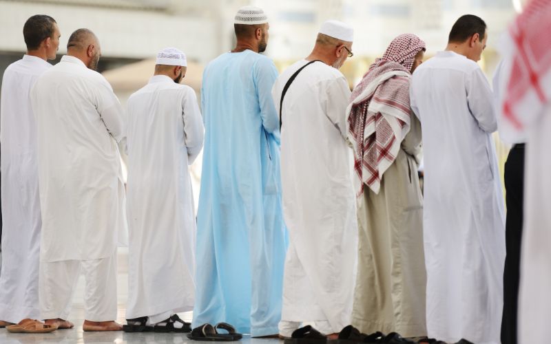 10 Hikmah Shalat Berjamaah di Masjid