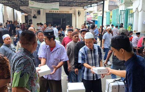 Jumat Berkah Berbagi Berkah di Masjid Cut Meutia