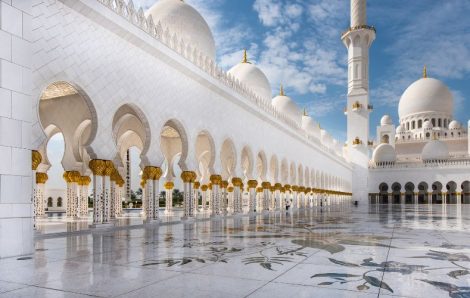 Tak Bisa Sembarangan, Patuhi 6 Etika saat Datang ke Masjid