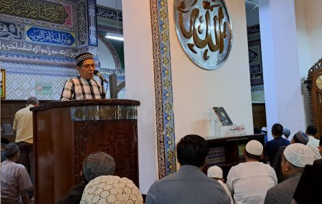 Shalat Tarawih Malam Pertama Ramadhan di Masjid Cut Meutia