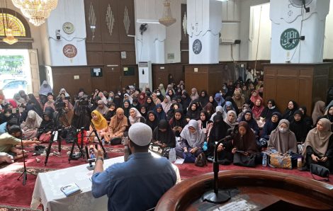 Ustadz Subhan Bawazier Isi Kaji di Masjid Cut Meutia Soal ‘Pemberi Harapan Palsu’  