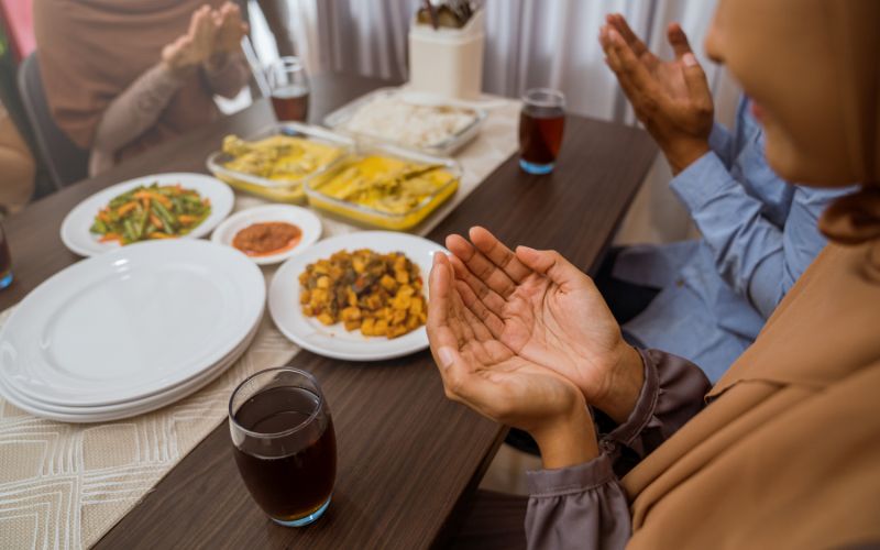 Tips Mengajarkan Anak di Usia Dini Puasa Ramadhan