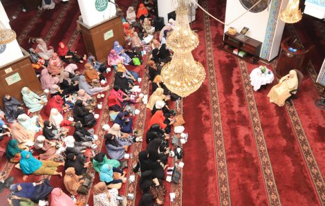 Adab di Dalam Masjid bagi Muslimah: Panduan Santun dan Islami