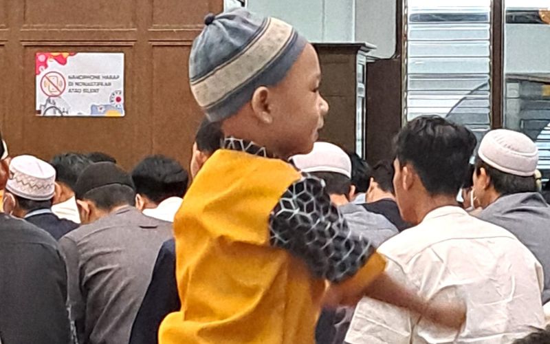 Adab Membaca Anak Kecil di Masjid: Belajar Ilmu dengan Adab dan Takzim