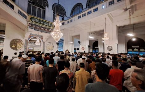 Menanti Takbir Tarawih, Syahdunya Malam Ramadan di Masjid Cut Meutia