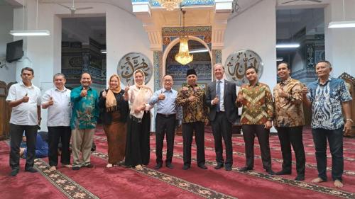 Delegasi Kedutaan Besar Belanda Kunjungi Masjid Cut Meutia Jakarta