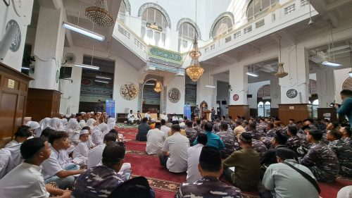 Maulid-Nabi-bersama-TNI-Angkatan-Laut-di-Masjid-Cut-Meutia-3