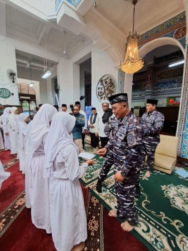 Maulid-Nabi-bersama-TNI-Angkatan-Laut-di-Masjid-Cut-Meutia-4