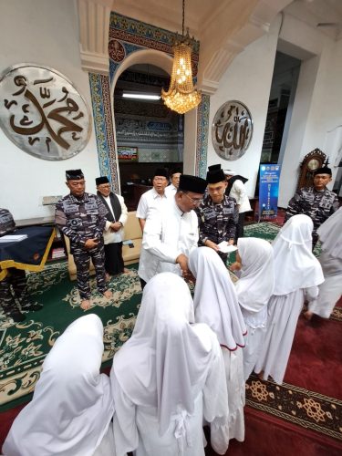 Maulid-Nabi-bersama-TNI-Angkatan-Laut-di-Masjid-Cut-Meutia-5