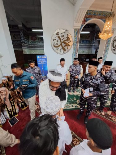 Maulid-Nabi-bersama-TNI-Angkatan-Laut-di-Masjid-Cut-Meutia-6