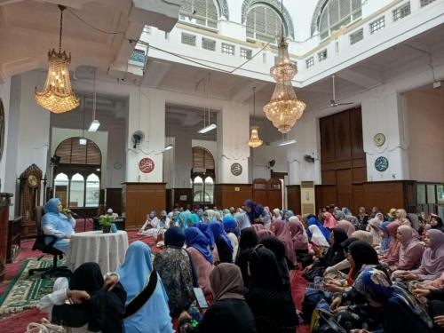 Pengajian Bulanan Bersama Mamah Dedeh. Sabtu, 16 November 2024